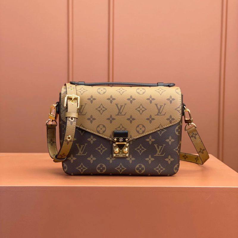 Shoulder Bag Louis Vuitton Métis LVW031