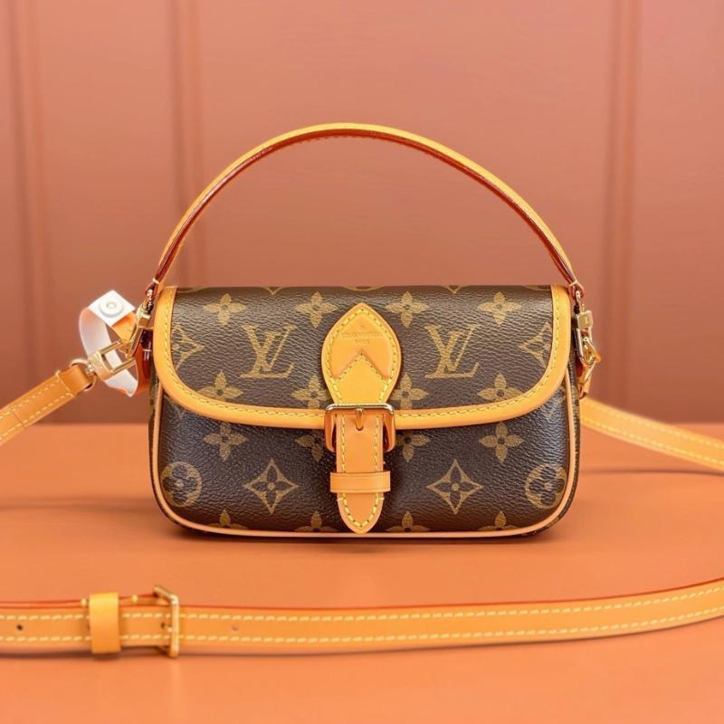 Shoulder Bag Louis Vuitton Nano Diane Monogram LVW033