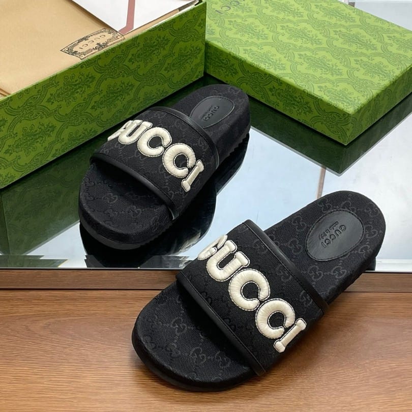 Slides Gucci GG with Signature Strap GC136